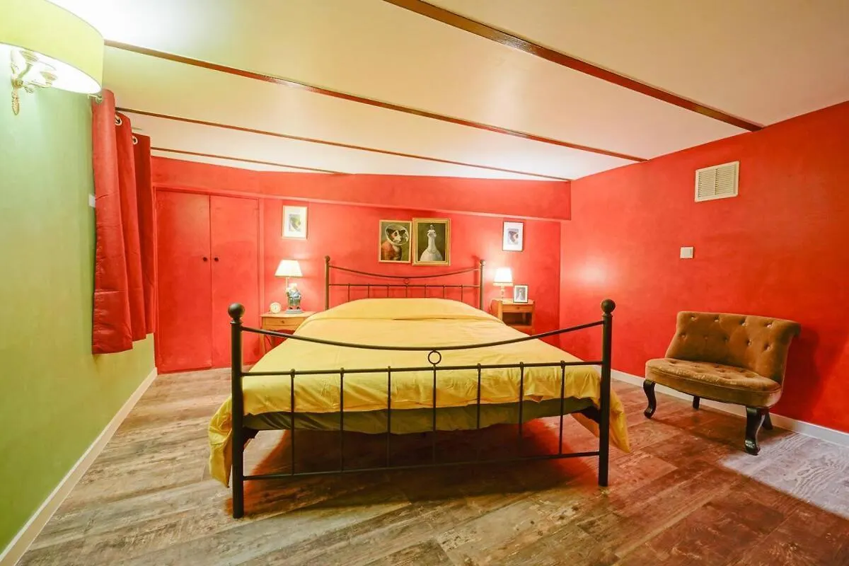 Amelie In Paris Apartment