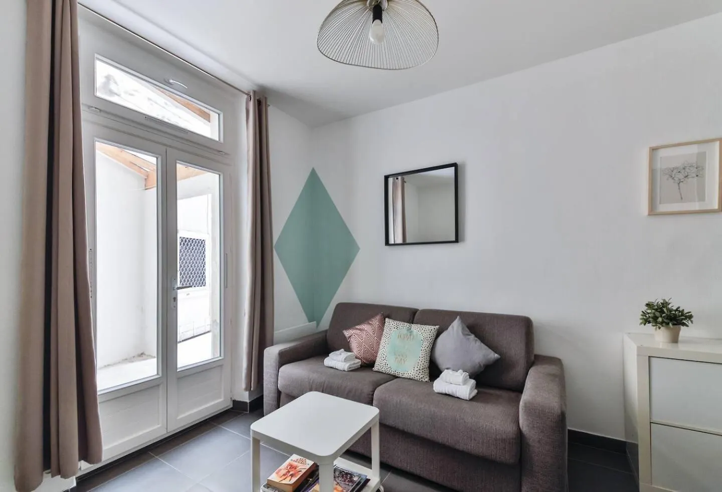 Amelie In Paris Apartment France