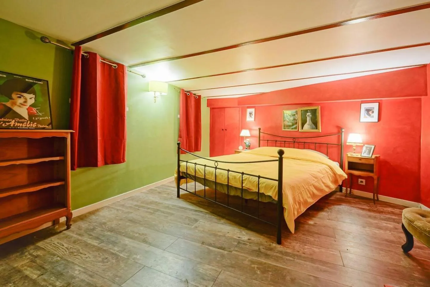 Amelie In Paris Apartment France