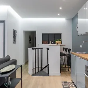Apartment Hsh Batignolles Sauffroy Charming 8p, Paris